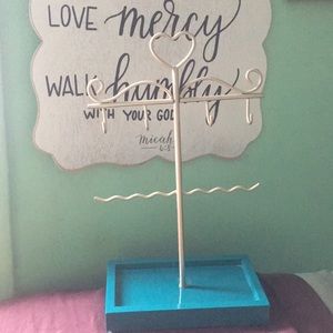 Necklaces/rings/bracelets organizer